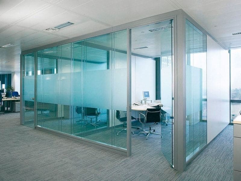 Цельностеклянные перегородки